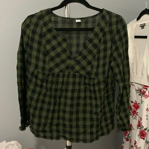 Jade green and black blouse from old navy. With low neck and puff sleeves.